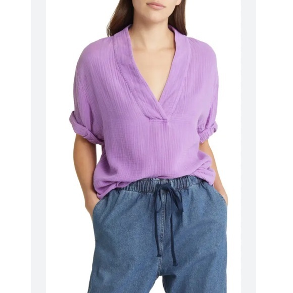 Xirena Blouse Avery Cotton Gauze Short Sleeve in Plumeria Purple - Picture 1 of 9